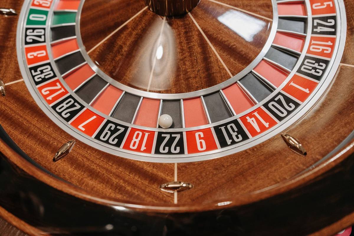 Roda roulette di meja kasino